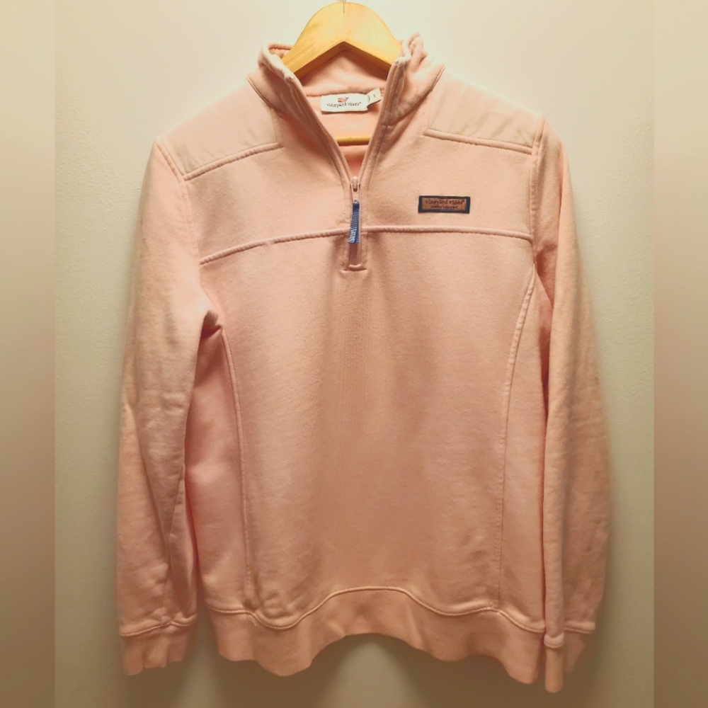 Vineyard Vines light pink sweatshirt